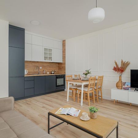 Cozy Apartment Orawska With Balcony By Noclegi Renters คราคูฟ ภายนอก รูปภาพ